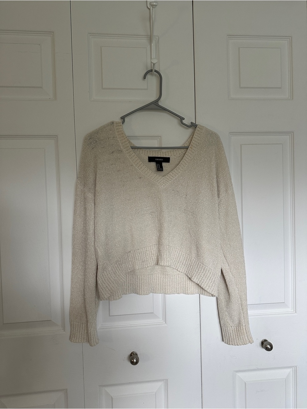 Forever 21 Cream V-Neck Cropped Knit Sweater